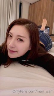 愛在樹旁撒尿的小母狗🥰.MOV